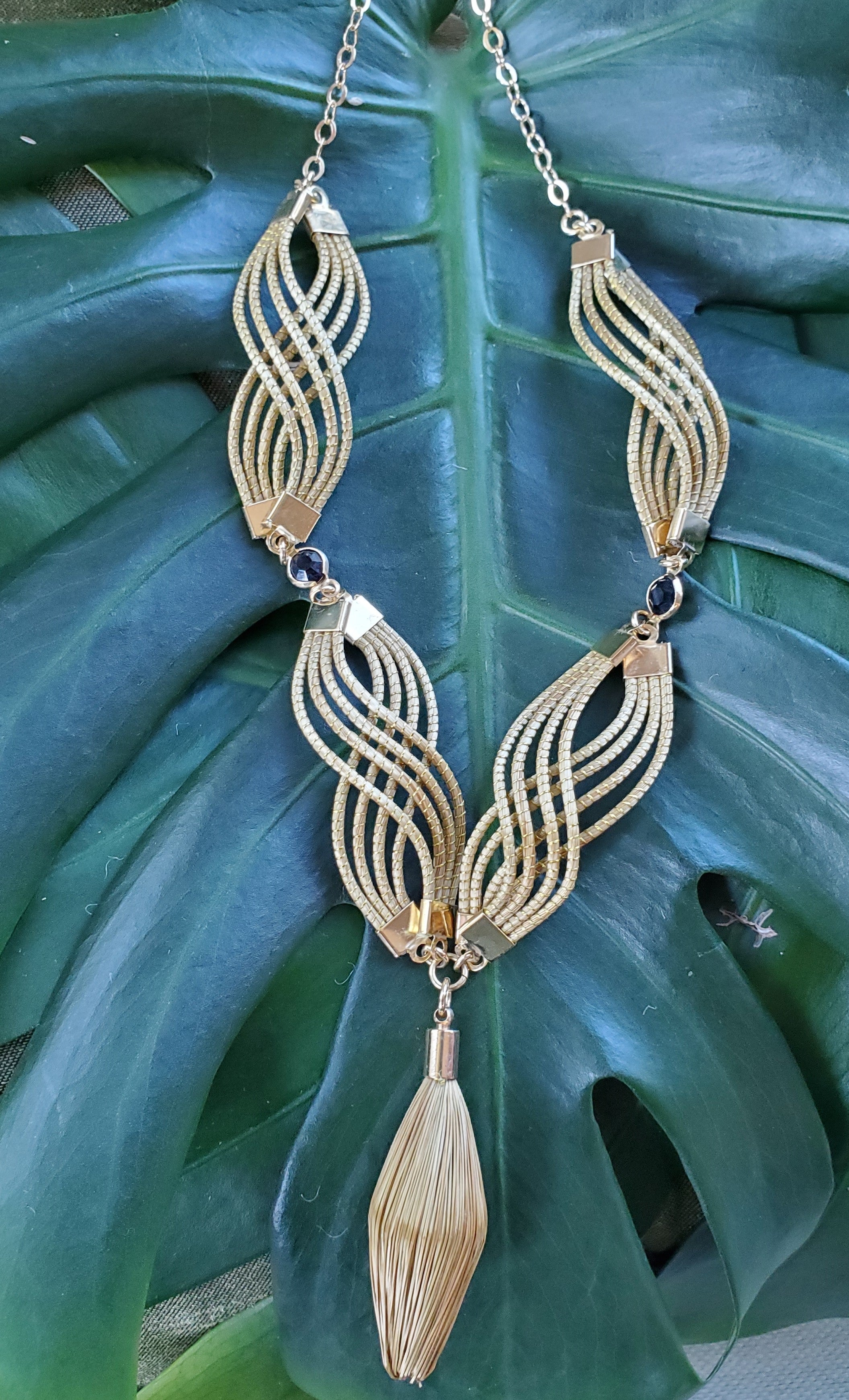 Golden Grass Infinite Gota Necklace