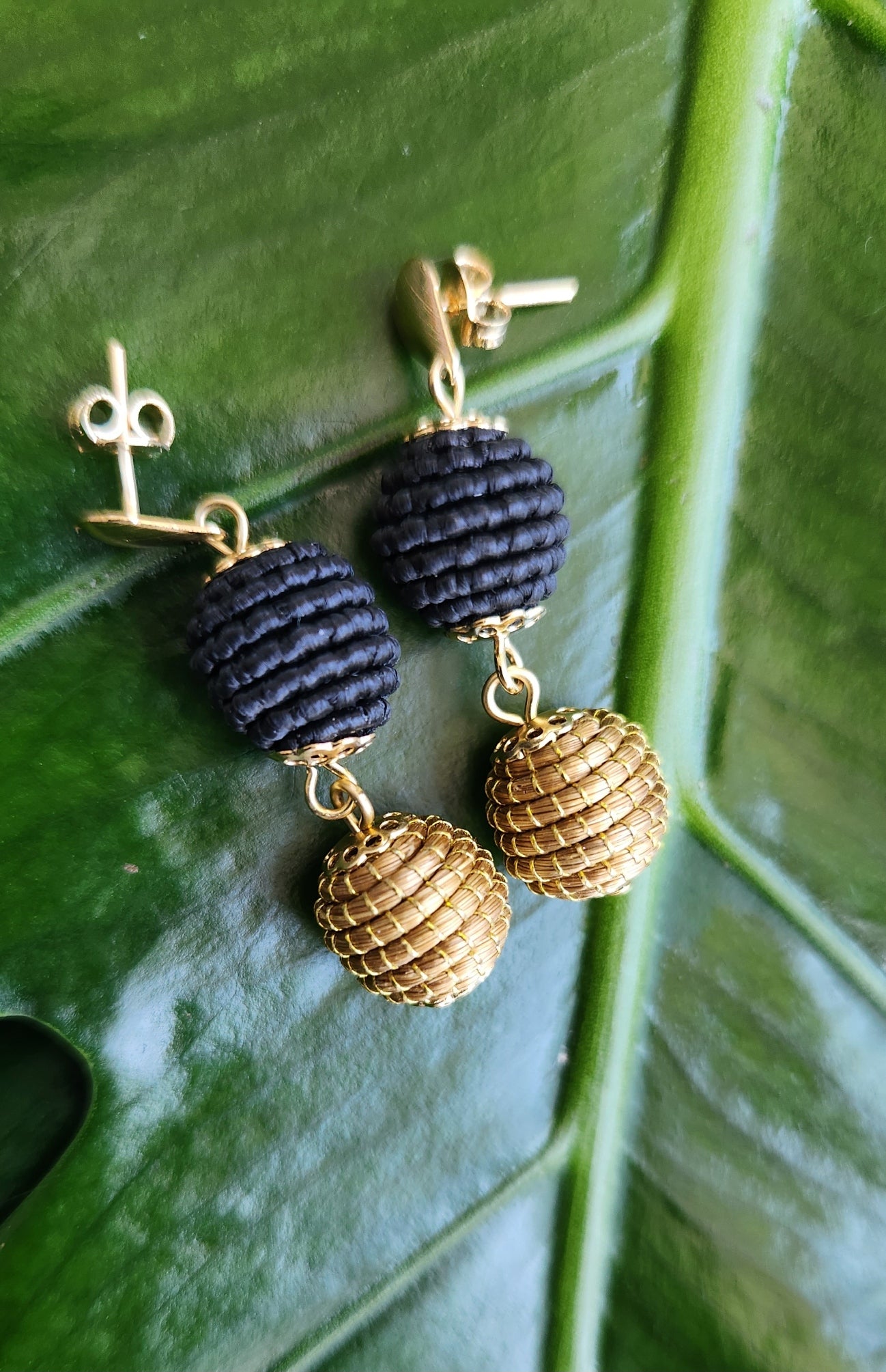 Earrings Two Coconut grass and black fiber