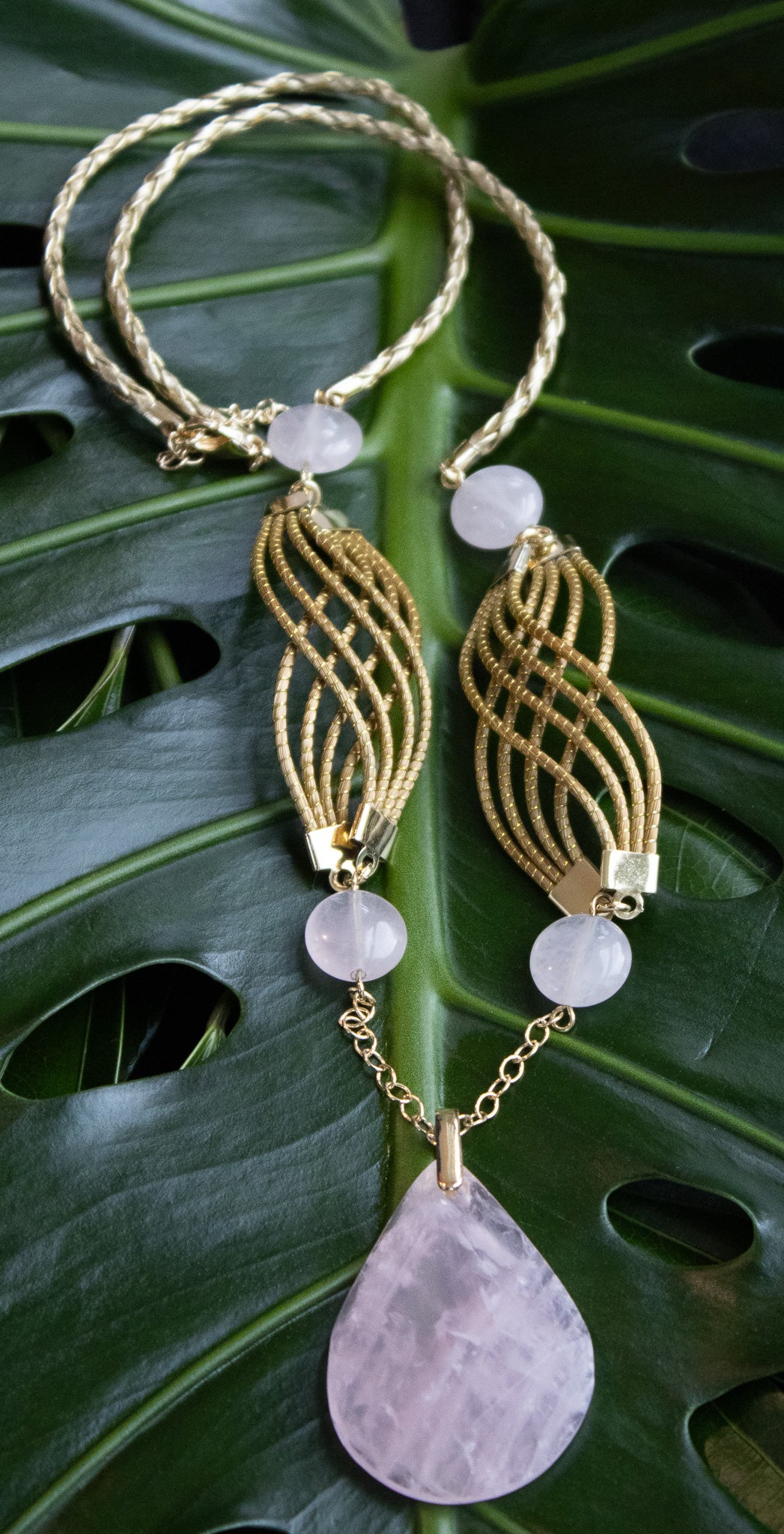 Golden Grass infinite Necklace pink quartzo